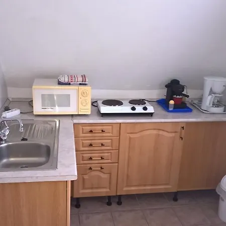 Dora Apartmanhaz דירה